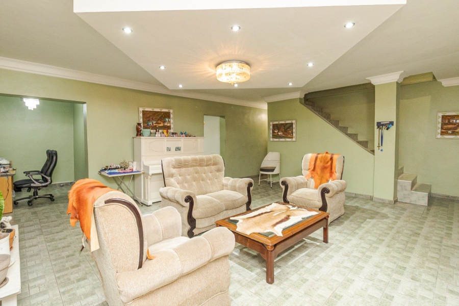 4 Bedroom Property for Sale in Devon Park Western Cape